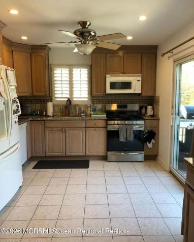 19 Peachtree Road Oakhurst NJ 07755