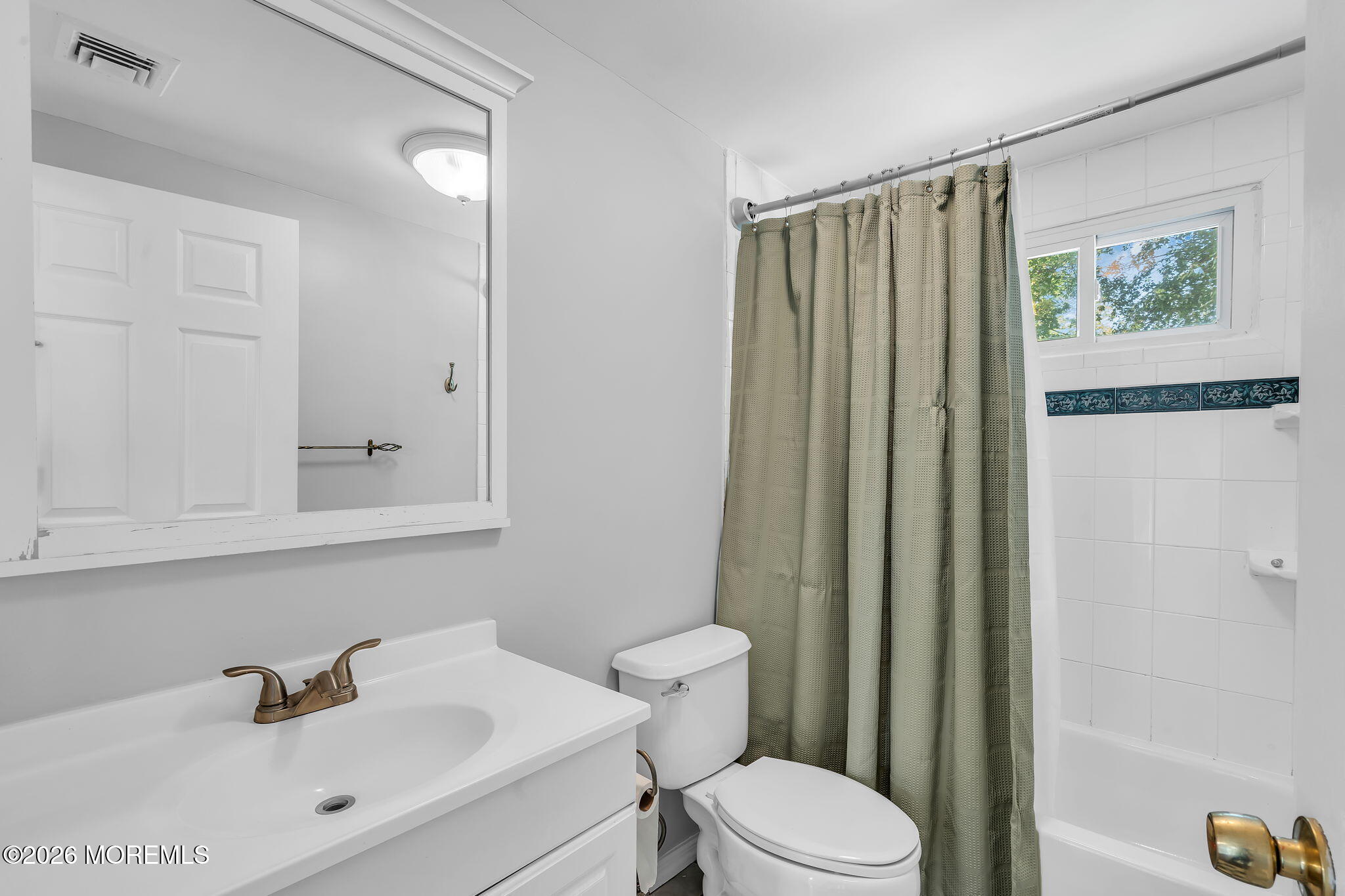 15 Hemingway Drive Hazlet NJ 07730