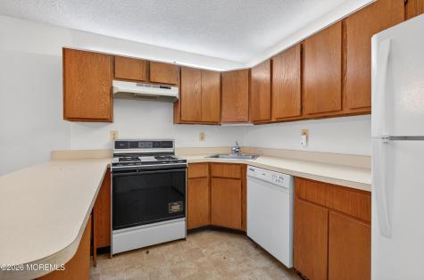 318 Wycoff Way W East Brunswick NJ 08816