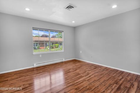 1045 Fife Court Lakewood NJ 08701