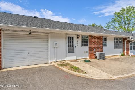 1045 Fife Court Lakewood NJ 08701
