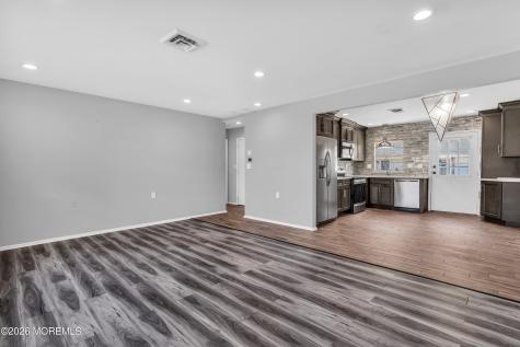 1045 Fife Court Lakewood NJ 08701