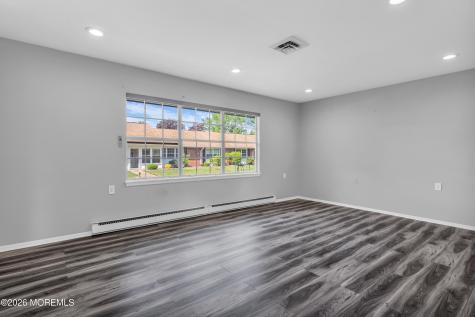 1045 Fife Court Lakewood NJ 08701
