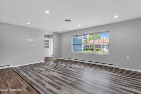 1045 Fife Court Lakewood NJ 08701