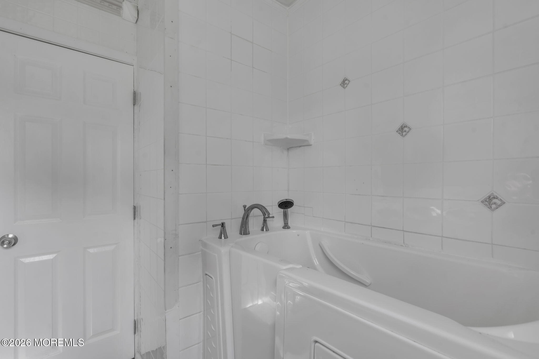 12 Carol Lane Howell NJ 07731
