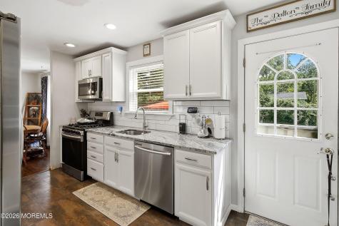 25 Laurelton Avenue Jackson NJ 08527
