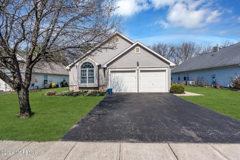 2735 Meadow Lake Drive Toms River NJ 08755