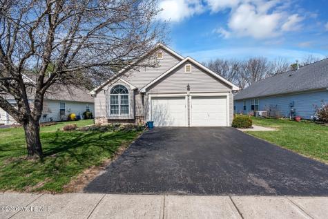 2735 Meadow Lake Drive Toms River NJ 08755