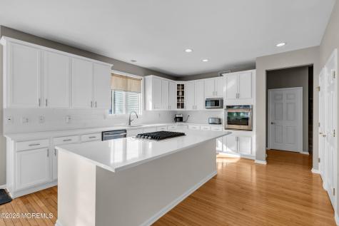 102 Blue Jay Court Manalapan NJ 07726
