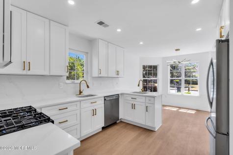 23 Oakmont Road Lakewood NJ 08701