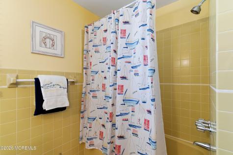 17 W Ramapo Lane Long Beach Twp NJ 08008