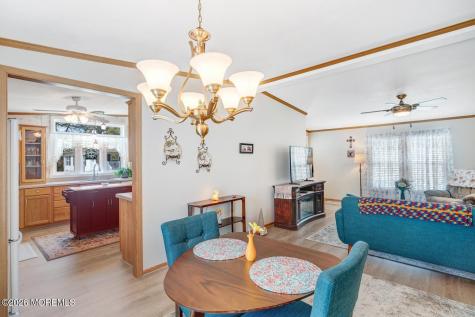 902 Oak Ridge Terrace Whiting NJ 08759