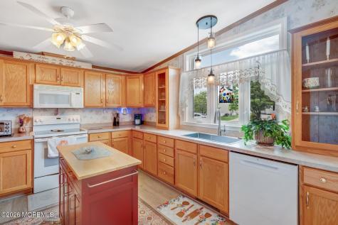 902 Oak Ridge Terrace Whiting NJ 08759