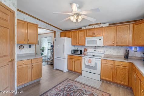 902 Oak Ridge Terrace Whiting NJ 08759