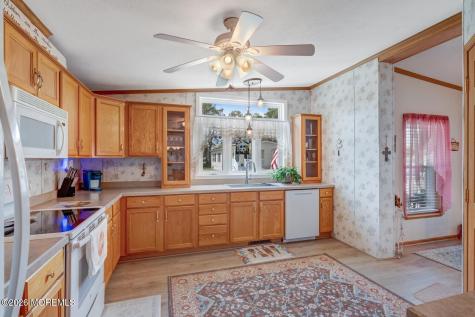 902 Oak Ridge Terrace Whiting NJ 08759
