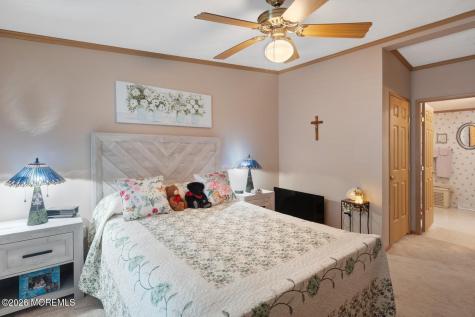 902 Oak Ridge Terrace Whiting NJ 08759