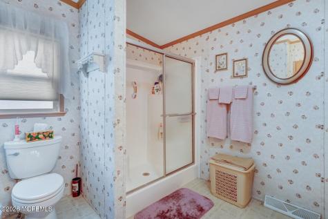 902 Oak Ridge Terrace Whiting NJ 08759
