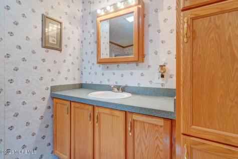 902 Oak Ridge Terrace Whiting NJ 08759