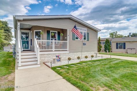 902 Oak Ridge Terrace Whiting NJ 08759