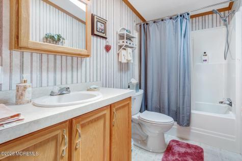 902 Oak Ridge Terrace Whiting NJ 08759