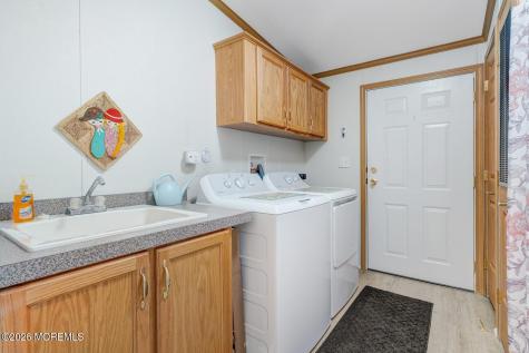 902 Oak Ridge Terrace Whiting NJ 08759