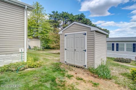 902 Oak Ridge Terrace Whiting NJ 08759