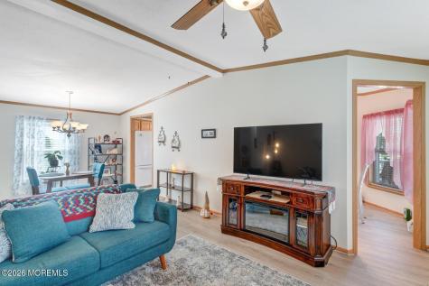 902 Oak Ridge Terrace Whiting NJ 08759