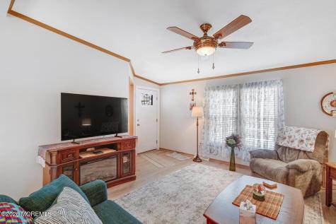 902 Oak Ridge Terrace Whiting NJ 08759