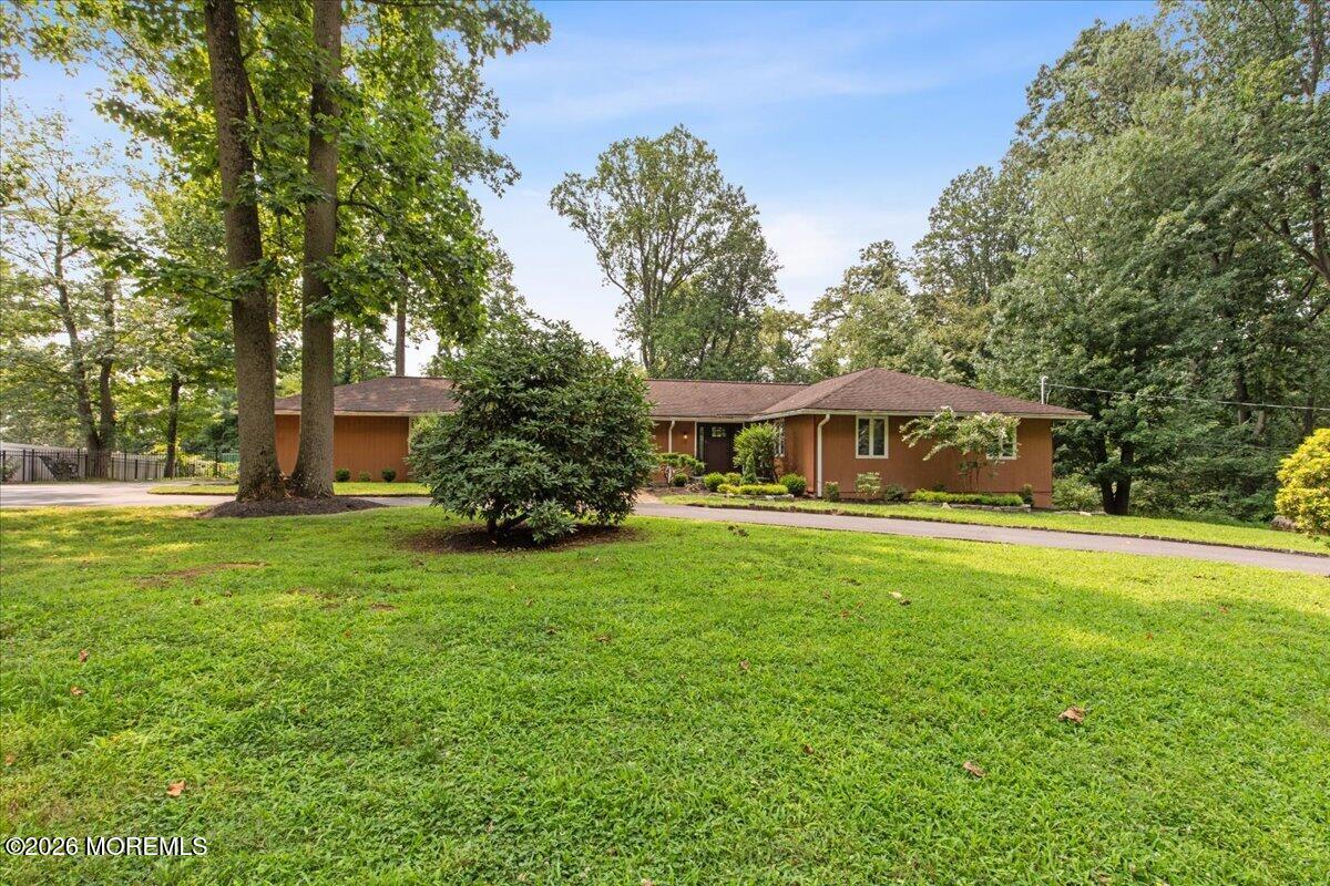 4 Partridge Run Holmdel NJ 07733