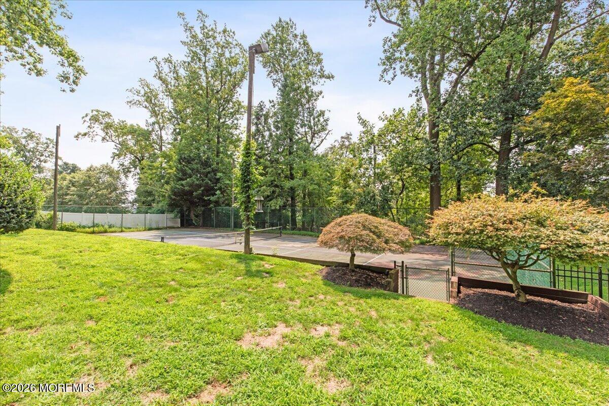4 Partridge Run Holmdel NJ 07733