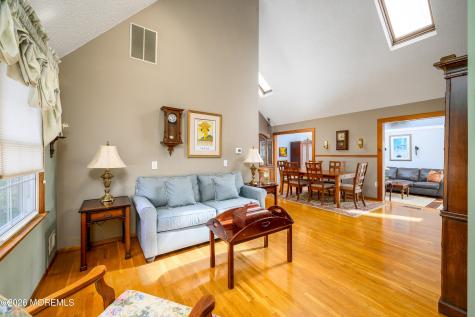 11 Sycamore Lane Toms River NJ 08753