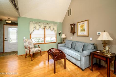 11 Sycamore Lane Toms River NJ 08753