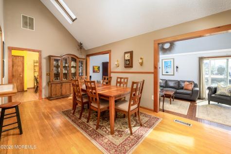11 Sycamore Lane Toms River NJ 08753