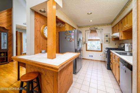 11 Sycamore Lane Toms River NJ 08753