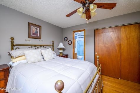 11 Sycamore Lane Toms River NJ 08753
