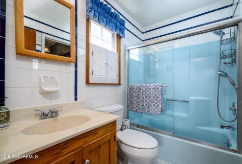 11 Sycamore Lane Toms River NJ 08753