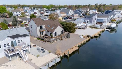 11 Sycamore Lane Toms River NJ 08753
