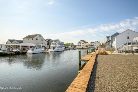 11 Sycamore Lane Toms River NJ 08753