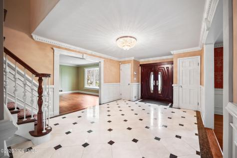 41 Thomas Drive Manalapan NJ 07726