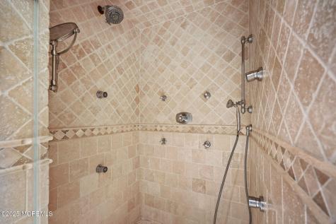 41 Thomas Drive Manalapan NJ 07726