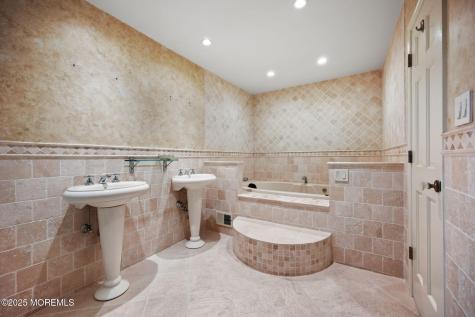 41 Thomas Drive Manalapan NJ 07726