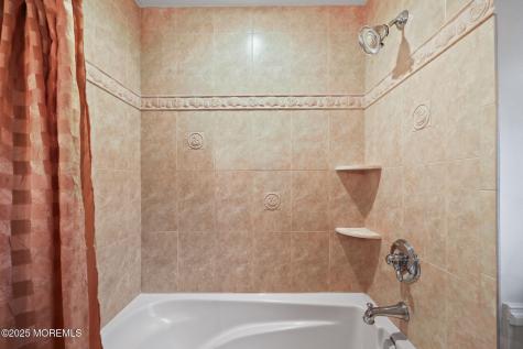 41 Thomas Drive Manalapan NJ 07726