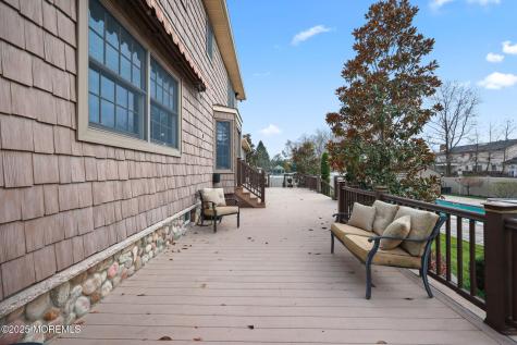 41 Thomas Drive Manalapan NJ 07726