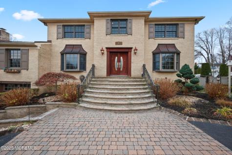 41 Thomas Drive Manalapan NJ 07726