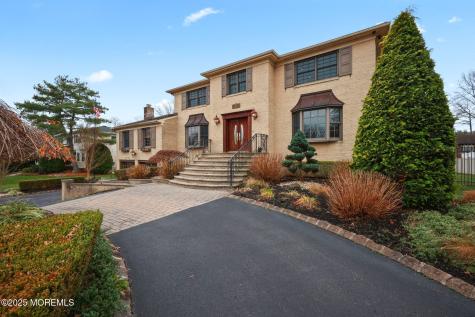 41 Thomas Drive Manalapan NJ 07726