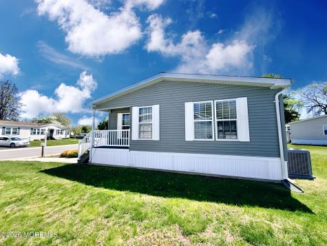 16 Easy Street Freehold NJ 07728