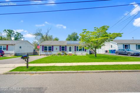5 Tilton Avenue Toms River NJ 08757