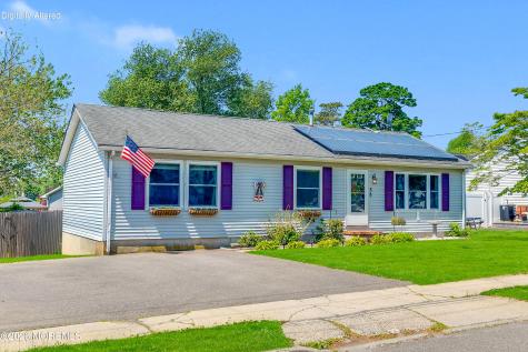 5 Tilton Avenue Toms River NJ 08757
