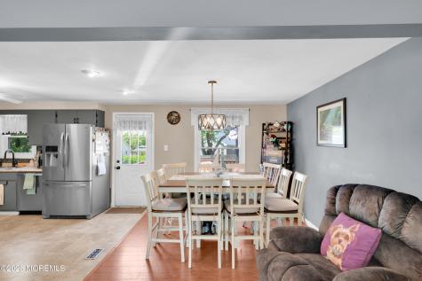 5 Tilton Avenue Toms River NJ 08757