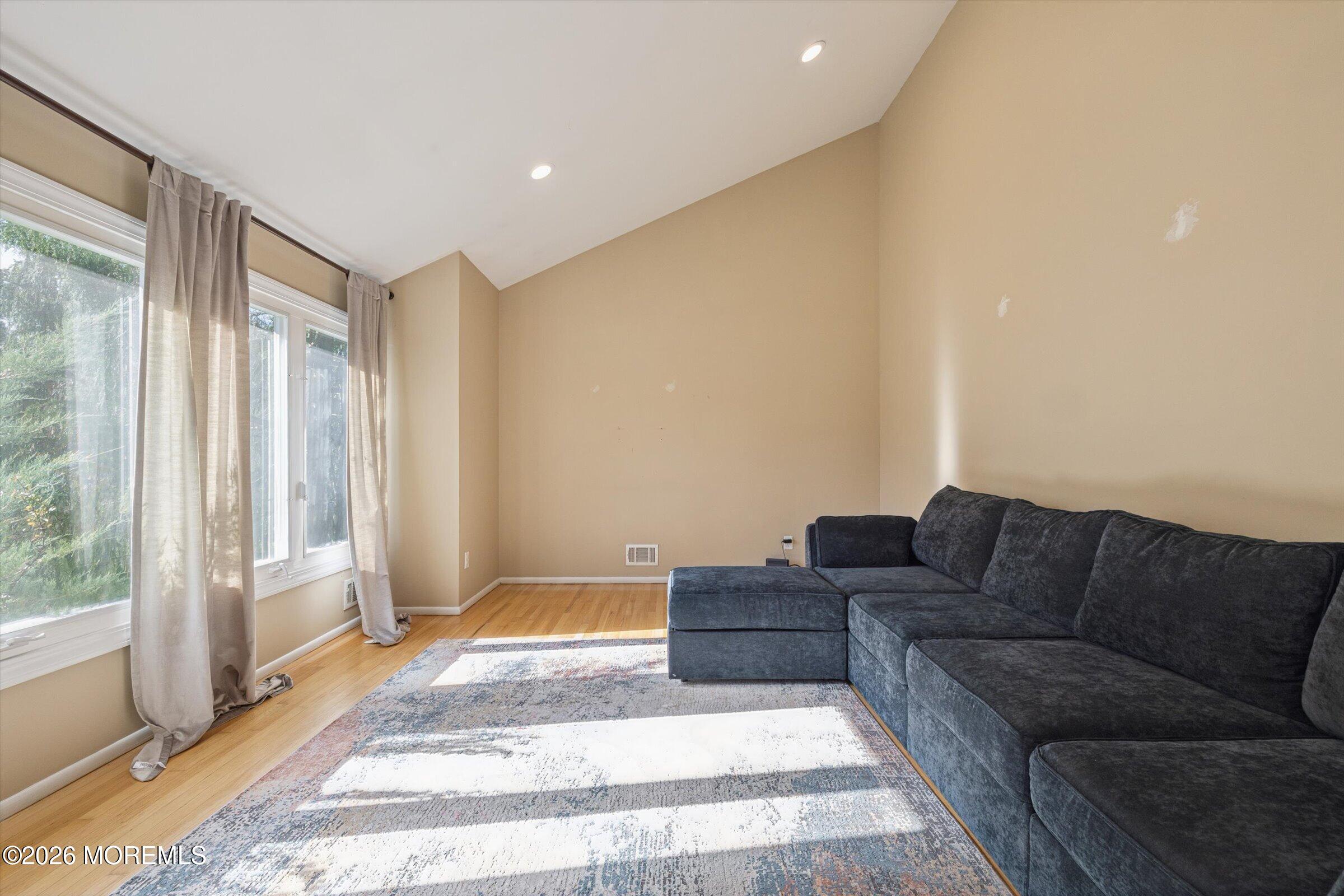 4 Wylie Terrace Morganville NJ 07751